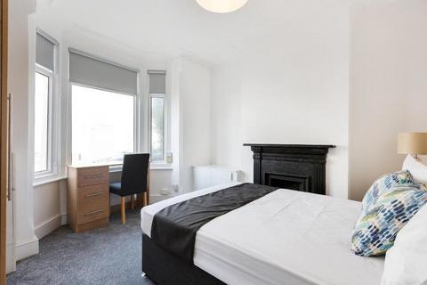 4 bedroom apartment to rent, Tavistock Square, London, WC1H