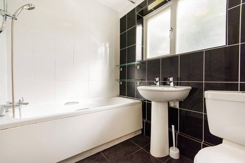 17 Benson Road, Croydon, CR0 4LR