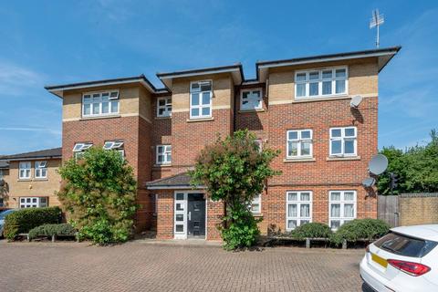 1 bedroom flat for sale, William Close, Southall, UB2