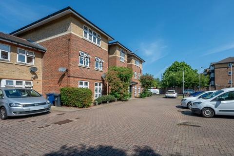 1 bedroom flat for sale, William Close, Southall, UB2