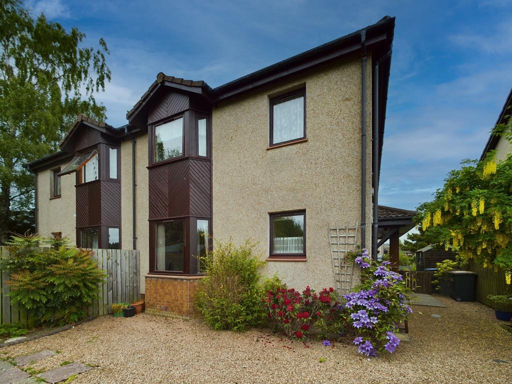 24 Brodies Yard, Coupar Angus, Blairgowrie, Perthshire, PH13 2 bed semidetached house for sale