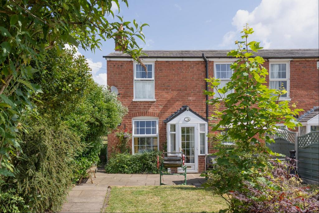 Pestilence Lane, Hopwood, Alvechurch, B48 7TJ 2 bed end of terrace