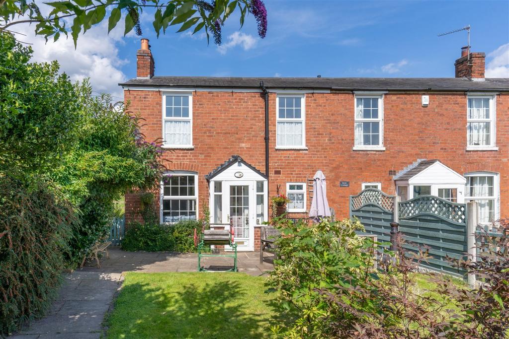 Pestilence Lane, Hopwood, Alvechurch, B48 7TJ 2 bed end of terrace
