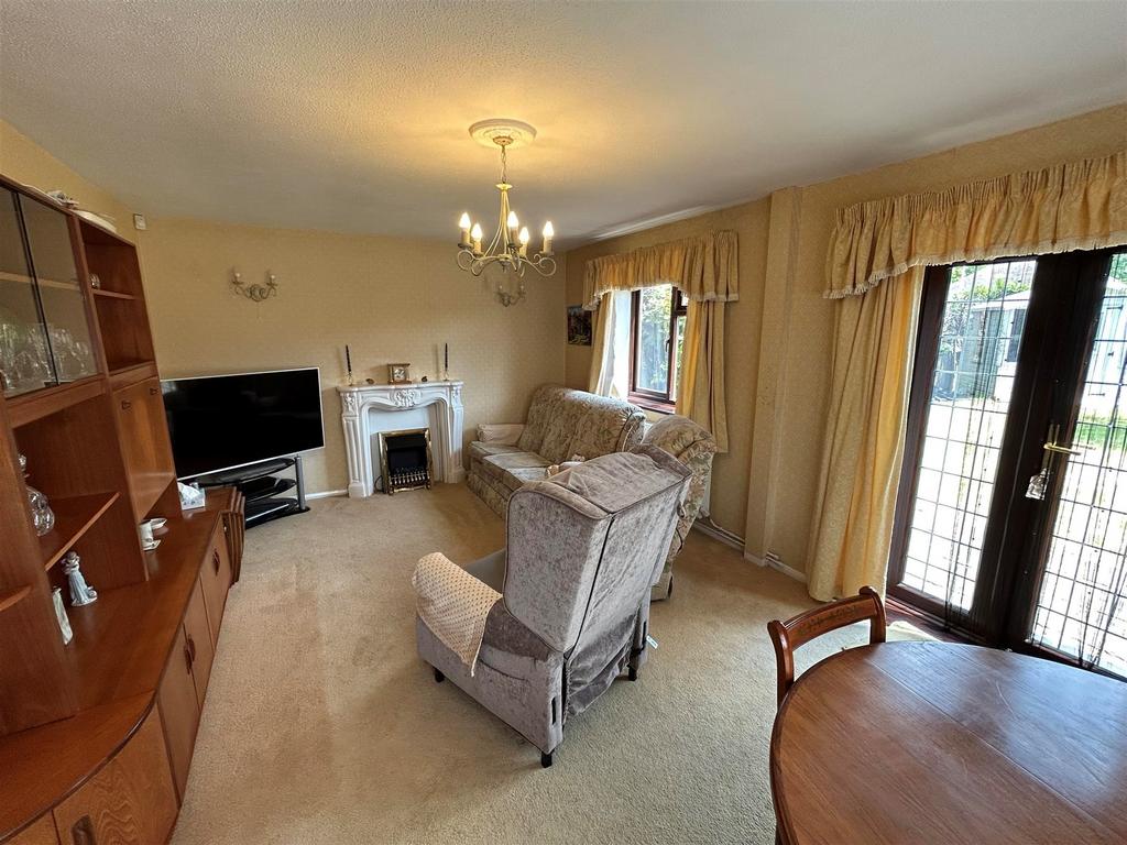 Norman Close, Wigmore, Gillingham, Kent 3 bed bungalow for sale £450,000