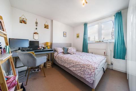 95a Replingham Road, London, SW18 5LU