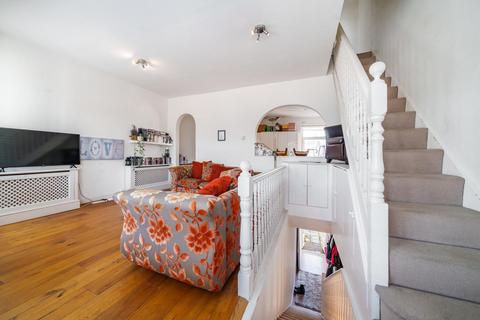 95a Replingham Road, London, SW18 5LU