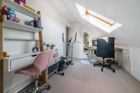 95a Replingham Road, London, SW18 5LU