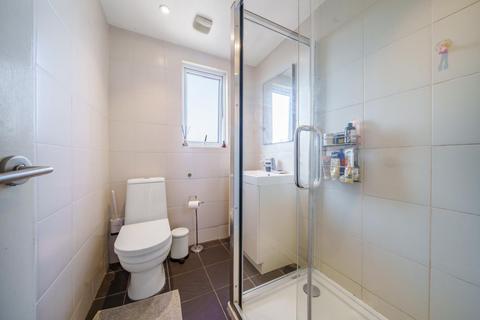 95a Replingham Road, London, SW18 5LU