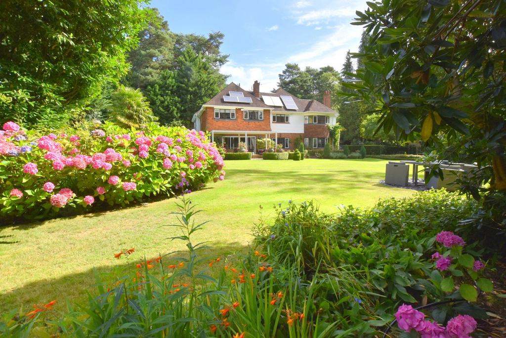 Byfleet Road, Cobham, Surrey, KT11 6 bed detached house £3,100,000