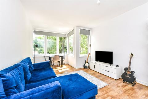 2 bedroom flat for sale, High Street, Petersfield, Hampshire