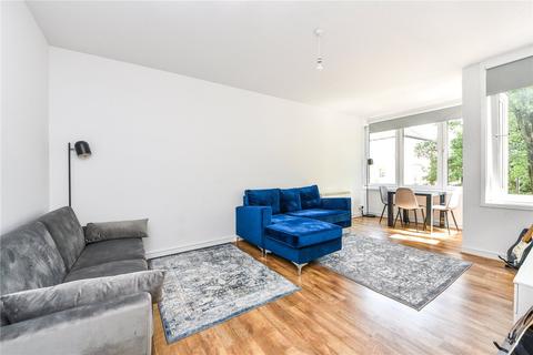 2 bedroom flat for sale, High Street, Petersfield, Hampshire