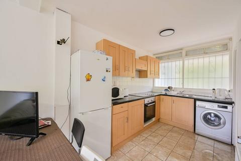 4 bedroom flat for sale - Brandon Estate, Kennington, London, SE17
