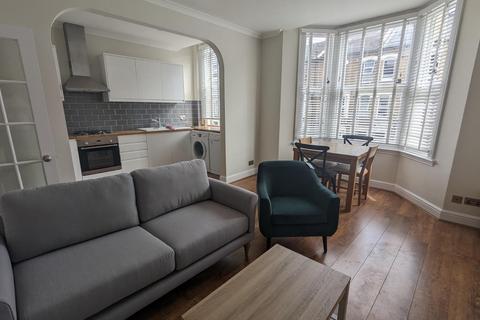 2 bedroom flat to rent, Saltoun Road, London, SW2