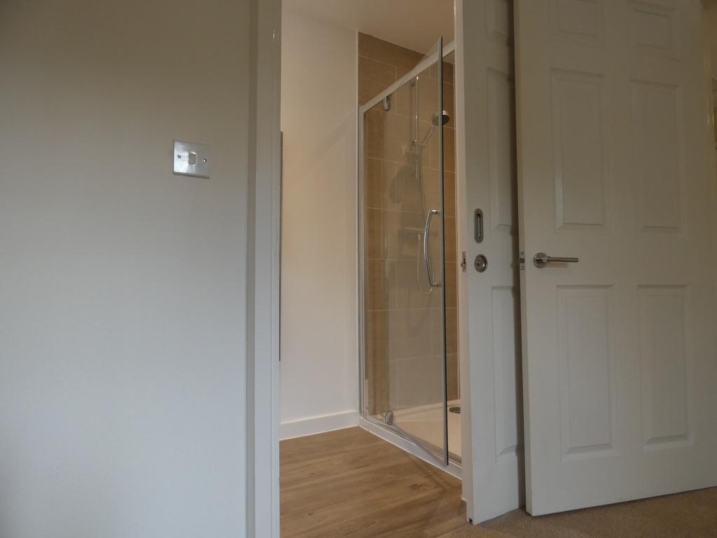 En-suite Shower