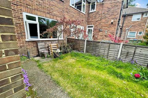 3 bedroom ground floor maisonette for sale, Clydon Close, Erith, Kent