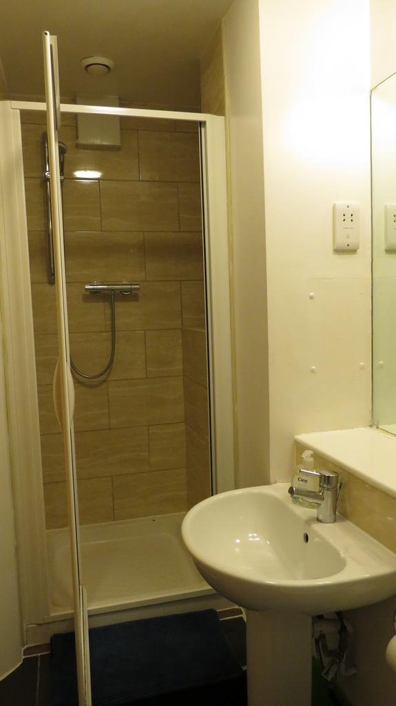 Cubical shower