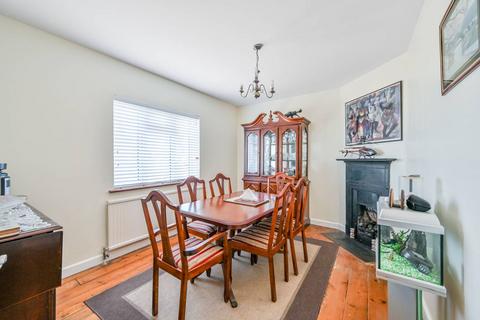 29 Biggin Avenue, Mitcham, CR4 3HN