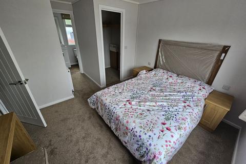 2 bedroom park home for sale, Swindon, Wiltshire, SN25