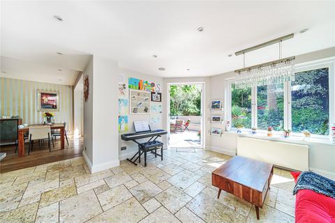 12 Clifton Road, London, N22 7XN
