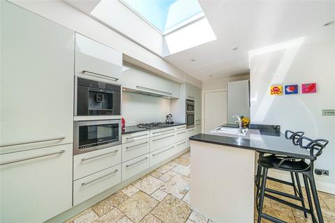 12 Clifton Road, London, N22 7XN