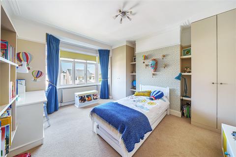 12 Clifton Road, London, N22 7XN