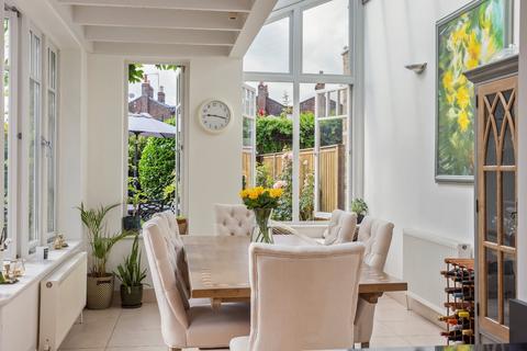 3 bedroom terraced house to rent, Grove Road, Windsor, Berkshire