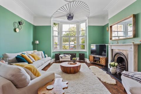 3 bedroom terraced house to rent, Grove Road, Windsor, Berkshire