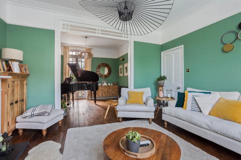 3 bedroom terraced house to rent, Grove Road, Windsor, Berkshire