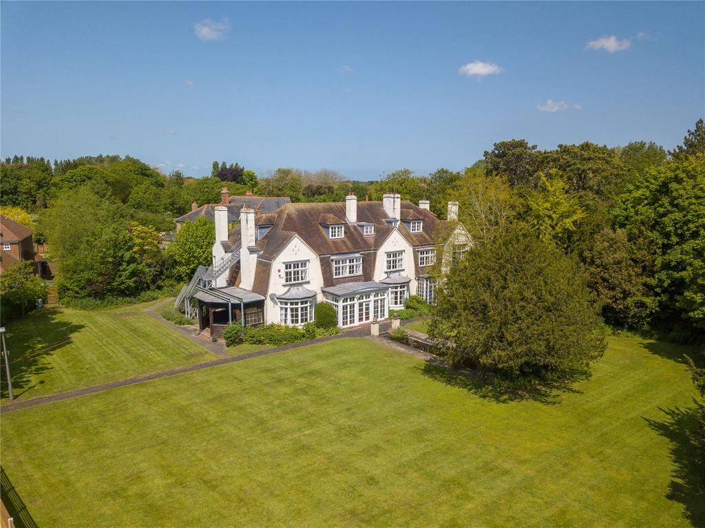 Sandown Road, Sandwich, Kent, CT13 14 bed detached house for sale £
