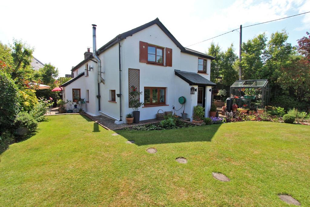 Manchester Road, Sway, Lymington, Hampshire, SO41 4 bed detached house