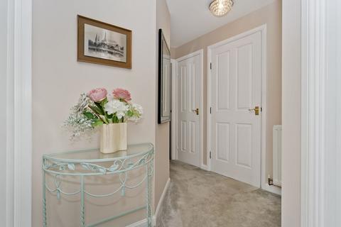27/8 Greenpark, Edinburgh, EH17 7TB