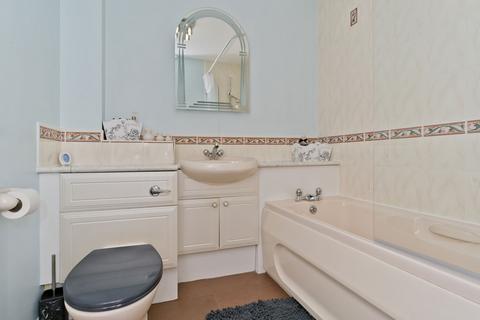 27/8 Greenpark, Edinburgh, EH17 7TB