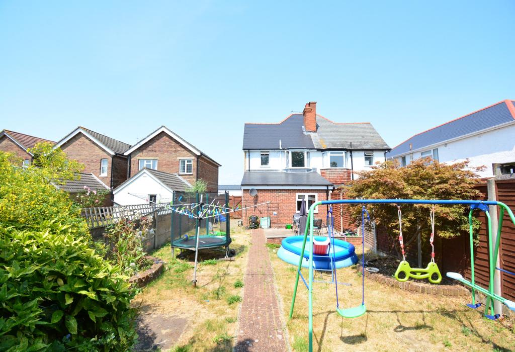 Pine Road, Winton 2 bed flat for sale £230,000