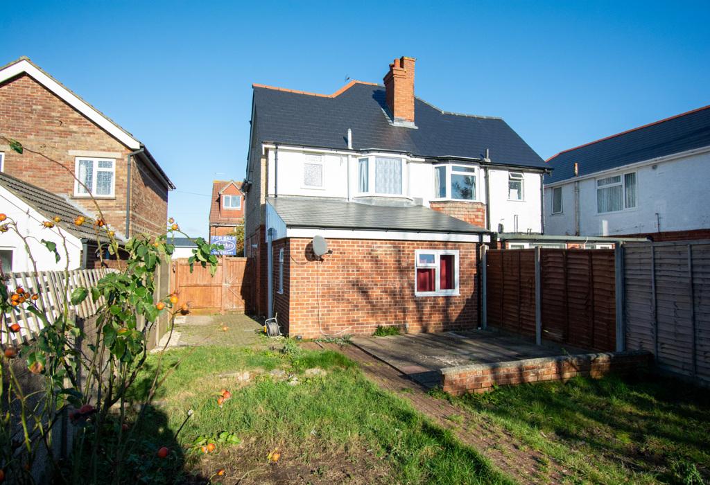 Pine Road, Winton 2 bed flat for sale £225,000