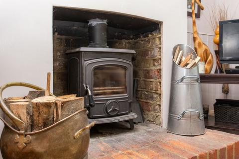 Honeypot Cottage Lower Lees Road, Old Wives Lees, Canterbury, CT4 8AU