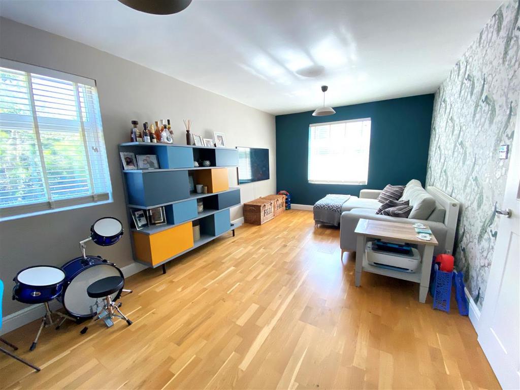 Marston Green, Birmingham B37 2 bed for sale £119,950