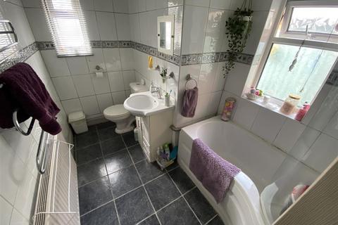 49 Holder Road, Yardley, Birmingham, B25 8AP