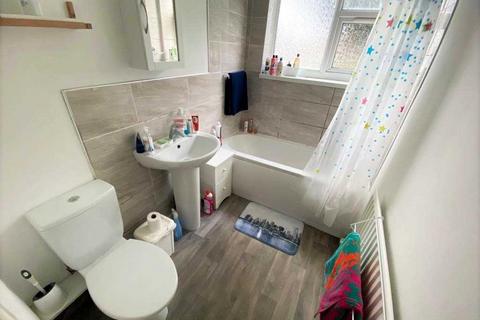 Flat 2, The Woodlands, 236 Bills Lane, Shirley, Solihull, B90 2PP
