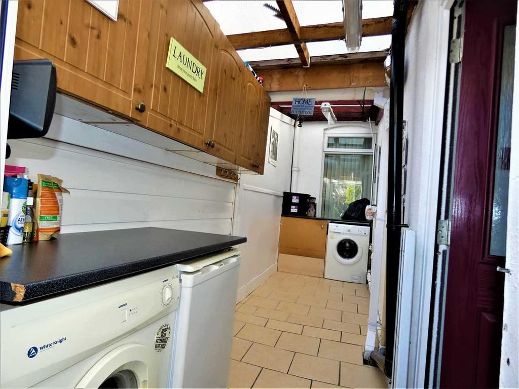 Side Utility Room