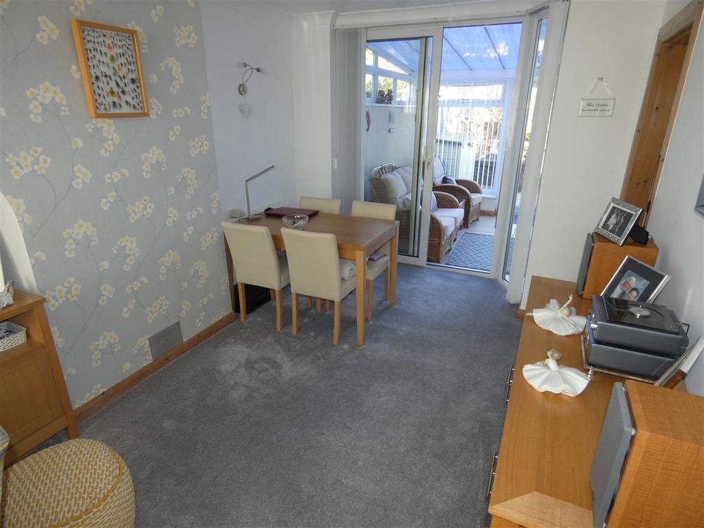 Sheldon, Birmingham B26 3 bed semidetached house for sale £255,000