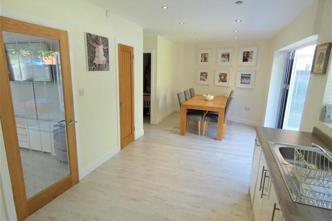 72 Fox Green Crescent, Birmingham, B27 7SH