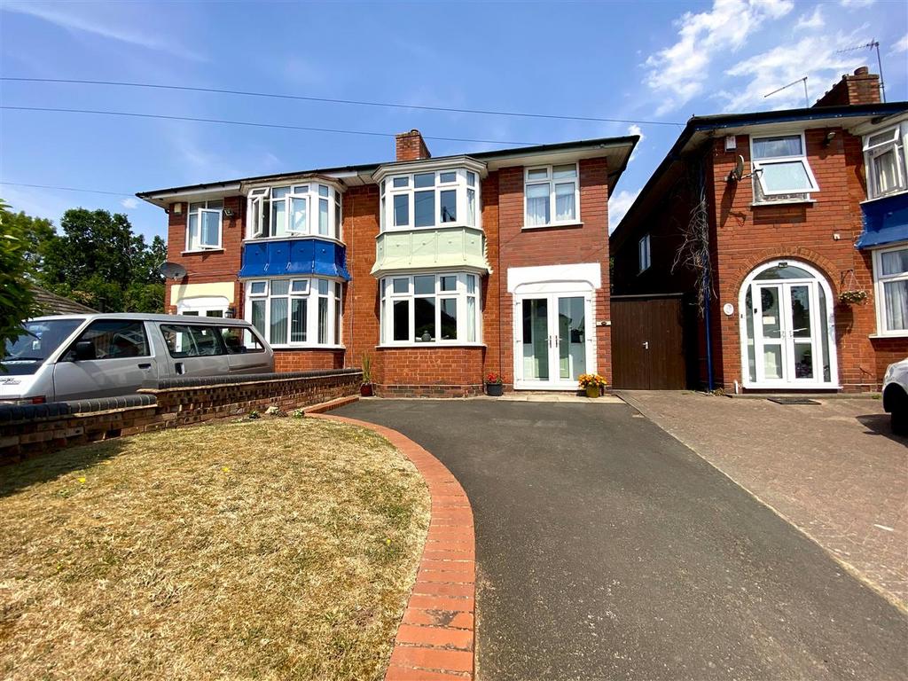 Yardley, Birmingham B26 3 bed semidetached house for sale £280,000