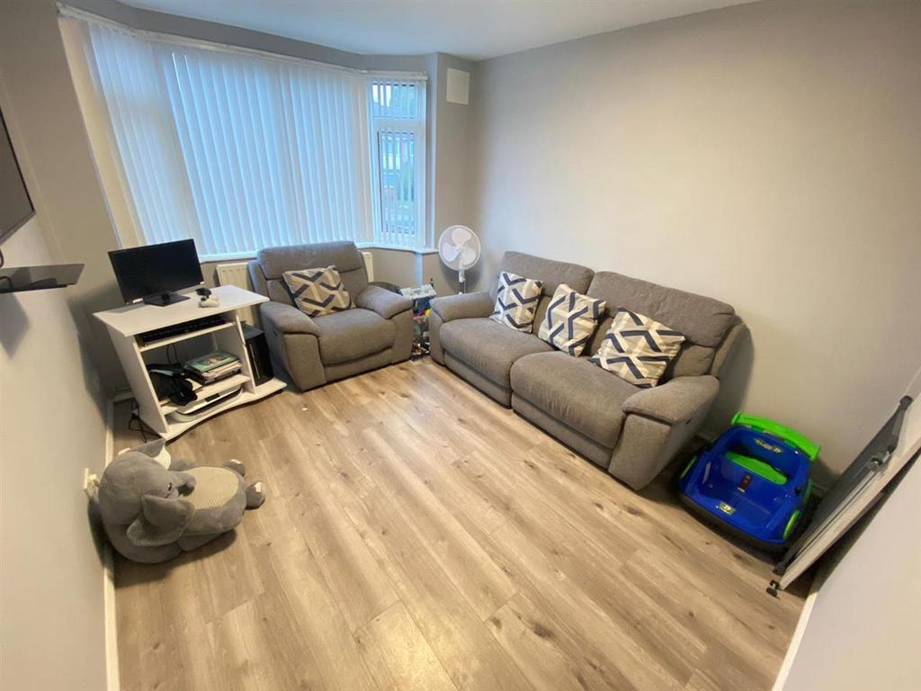 Sheldon, Birmingham B26 3 bed semidetached house for sale £280,000