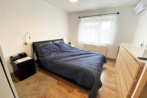 19 Colesbourne Road, Solihull, B92 8LE
