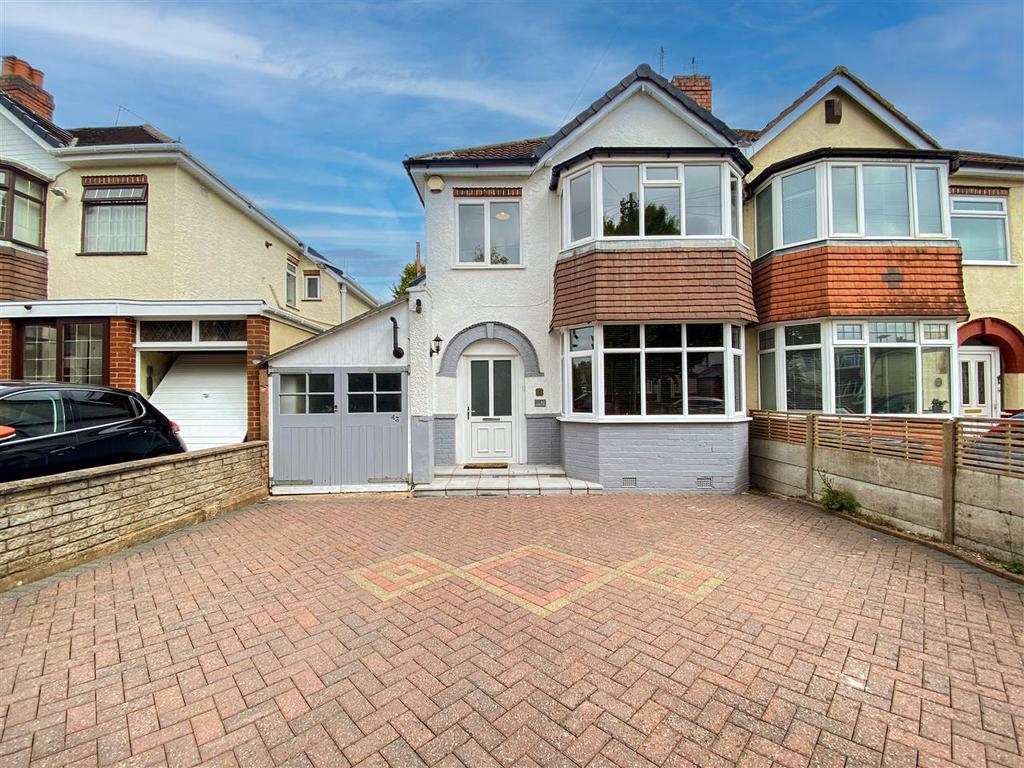 Northfield, Birmingham B31 3 bed semidetached house for sale £289,950