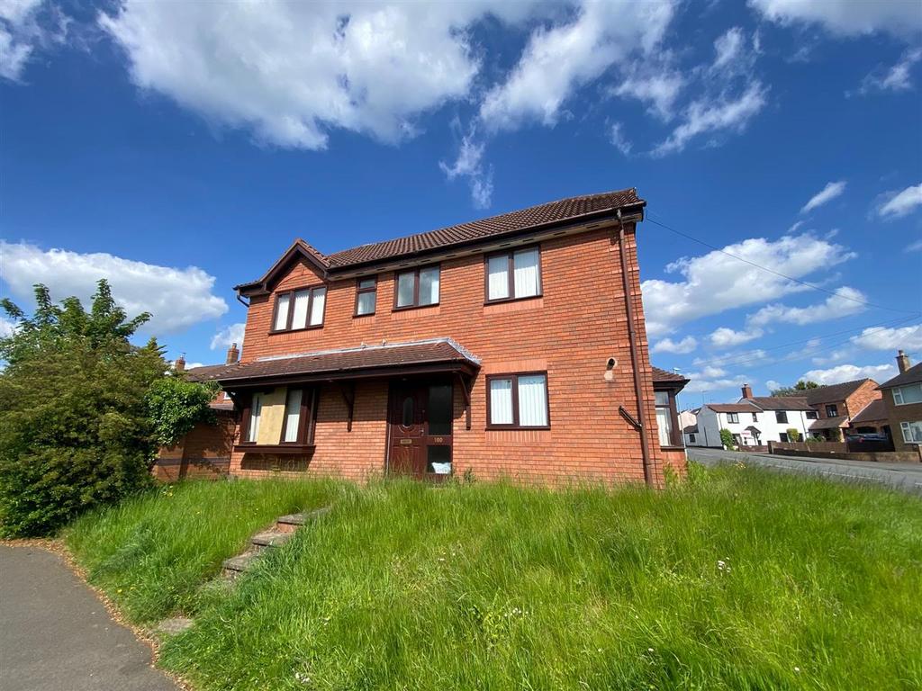 Catshill, Bromsgrove B61 4 bed detached house £290,000