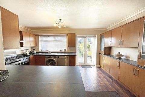 79 Chamberlain Crescent, Shirley, Solihull, B90 2DQ