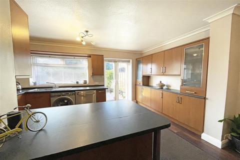 79 Chamberlain Crescent, Shirley, Solihull, B90 2DQ