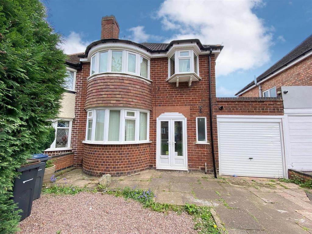 Yardley, Birmingham B26 3 bed semidetached house for sale £299,950