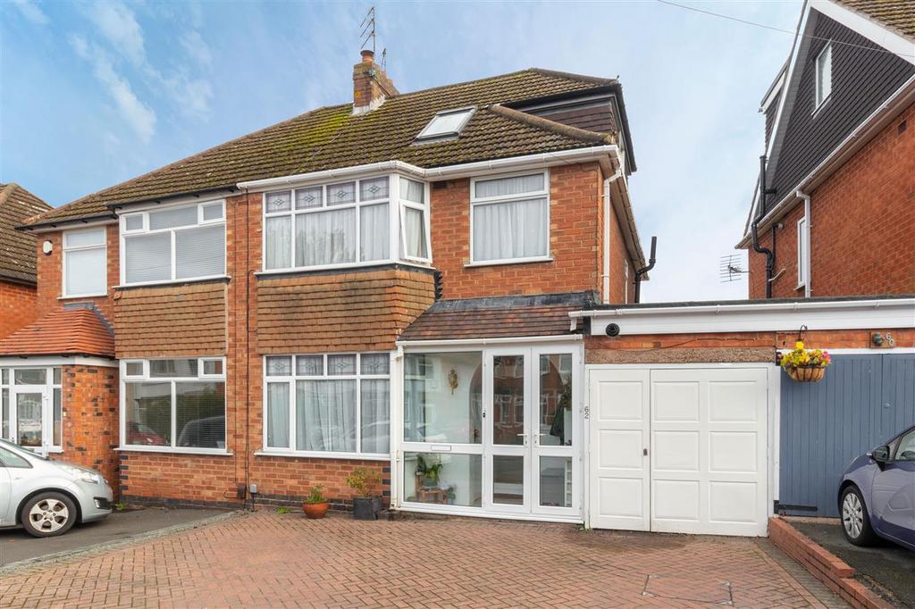 Shirley, Solihull B90 3 bed semidetached house for sale £324,950